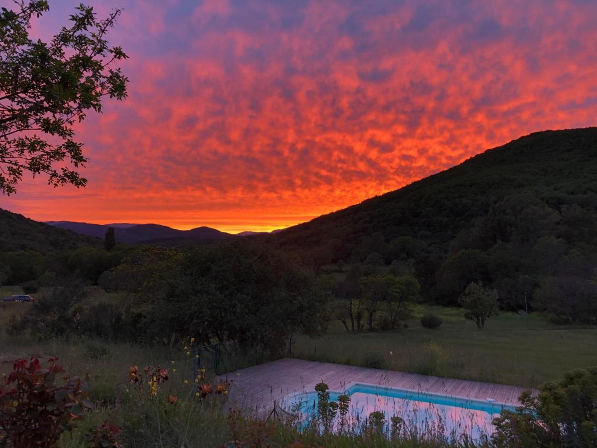Domaine De Montbarri Bed & Breakfast La Tour-sur-Orb Dış mekan fotoğraf